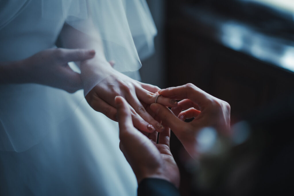 旧古河邸 フォトウェディング 結婚指輪交換 カルティエ バレリーナ ハーフエタニティ Cartier