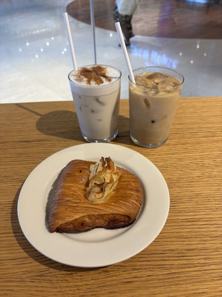 バリ スミニャックビレッジ BAKED カフェ