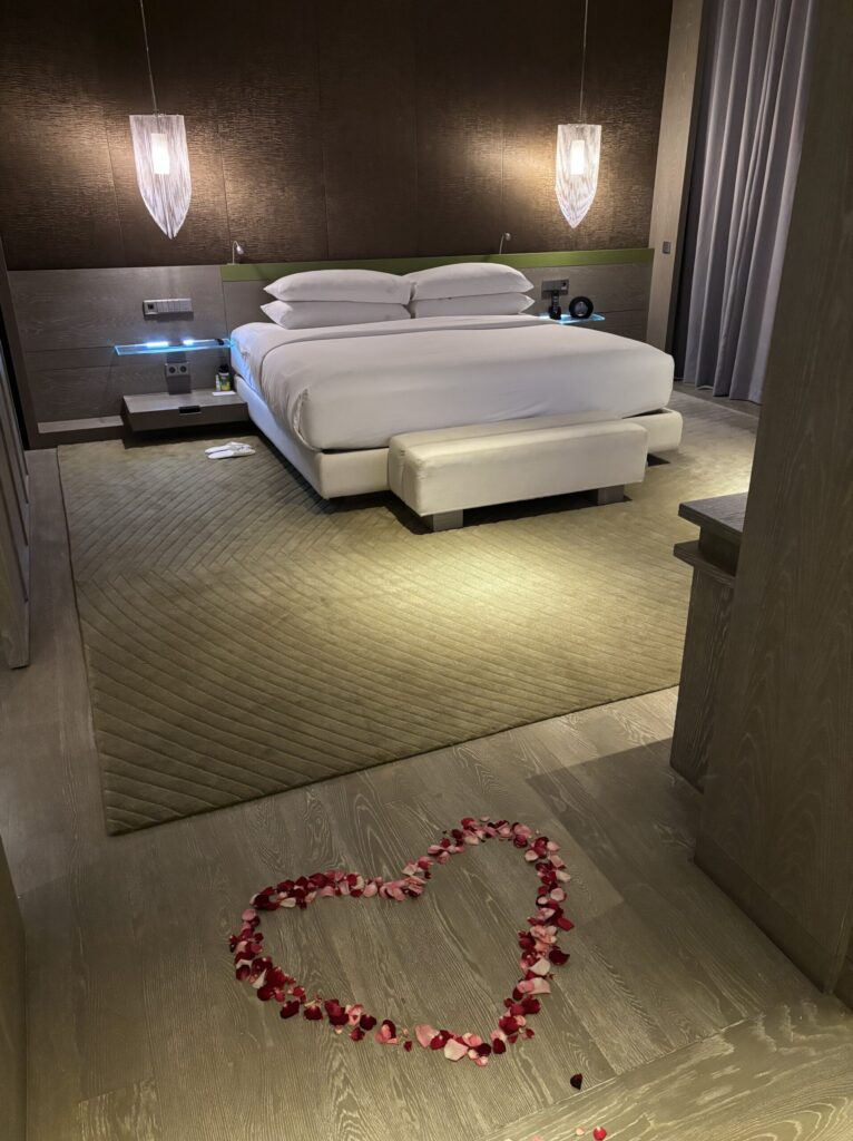 Wバリ スミニャック マーベラス スイート 新婚旅行 ハネムーン ベッドルーム