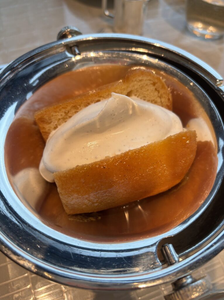 ベージュ アランデュカス・東京 ランチコース 入籍日ランチ 記念日ランチ デザート