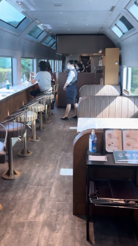サフィール踊り子　カフェテリア