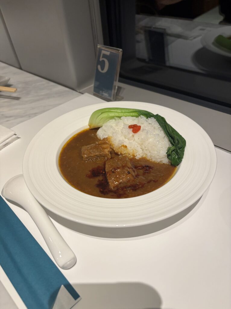 サフィール踊り子　カフェテリア　カレー