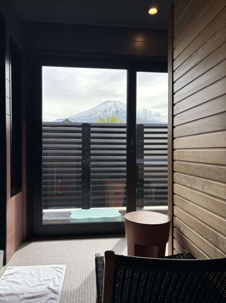 富士山の見える全室個室サウナ付旅館しずく 個室サウナ プライベートサウナ 富士山 ととのいスペース 外気浴
