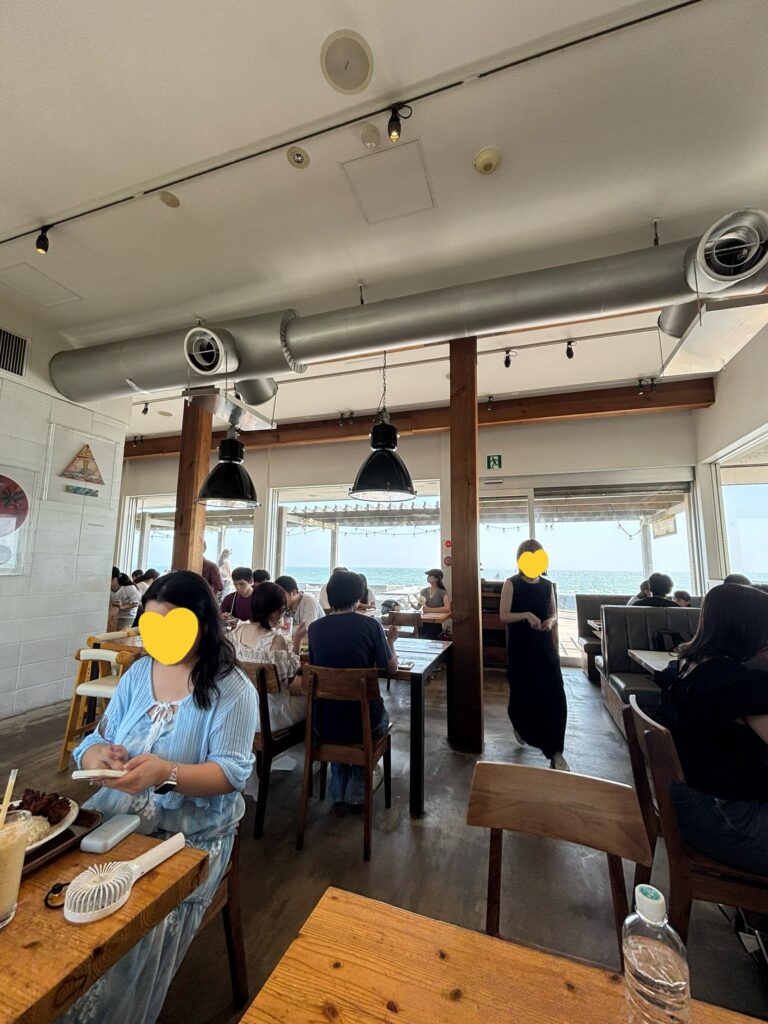 Pacific DRIVE-IN 湘南　七里ヶ浜　店内