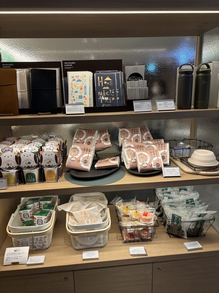 OMO5函館　ラウンジ　OMOベース