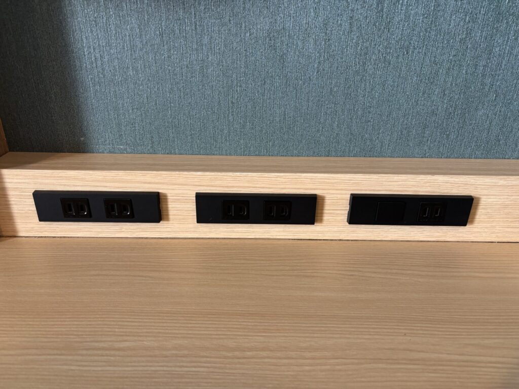 OMO5函館　キングルーム　コンセント