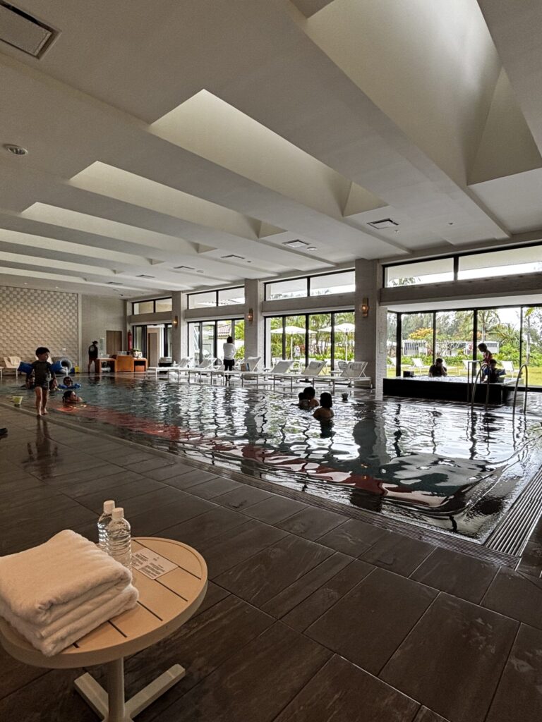 ハレクラニ沖縄　インドアプール